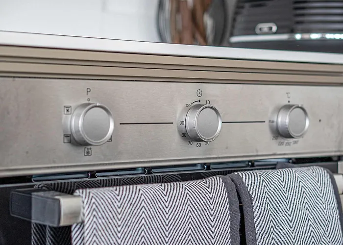 Апартаменти Unique 2-bed, 2-bath With Private Terrace, Near Bus Station & Centre *