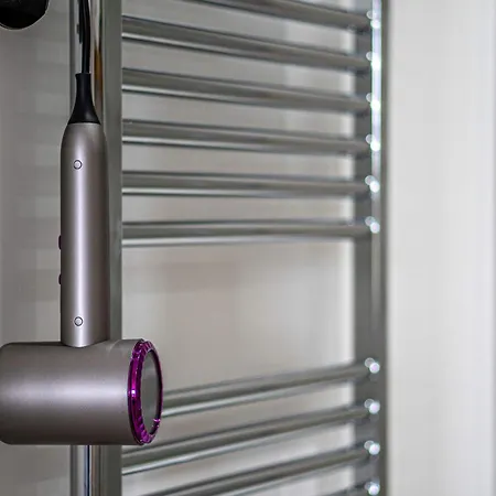 Unique 2-bed, 2-bath With Private Terrace, Near Bus Station & Centre 公寓 利兹