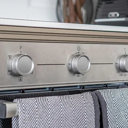 Διαμέρισμα Unique 2-bed, 2-bath With Private Terrace, Near Bus Station & Centre *