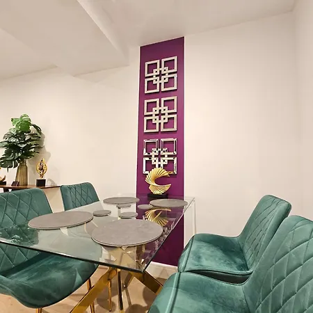 Unique 2-bed, 2-bath With Private Terrace, Near Bus Station & Centre