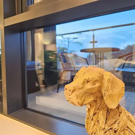 公寓 Unique 2-bed, 2-bath With Private Terrace, Near Bus Station & Centre *