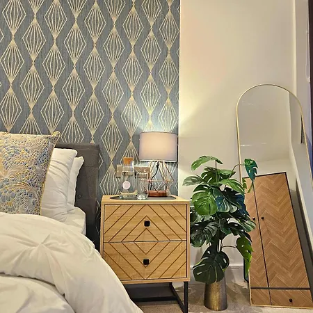 Unique 2-bed, 2-bath With Private Terrace, Near Bus Station & Centre Lägenhet Leeds (West Yorkshire)