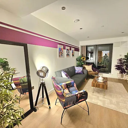 Διαμέρισμα Unique 2-bed, 2-bath With Private Terrace, Near Bus Station & Centre Λιντς