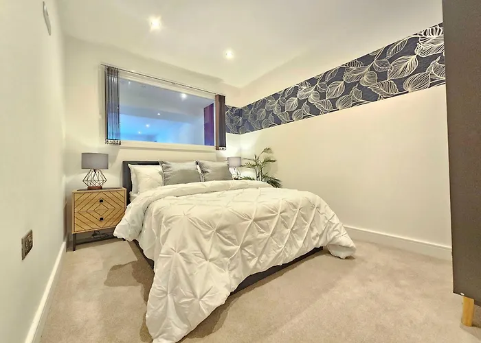 Appartement Unique 2-bed, 2-bath With Private Terrace, Near Bus Station & Centre